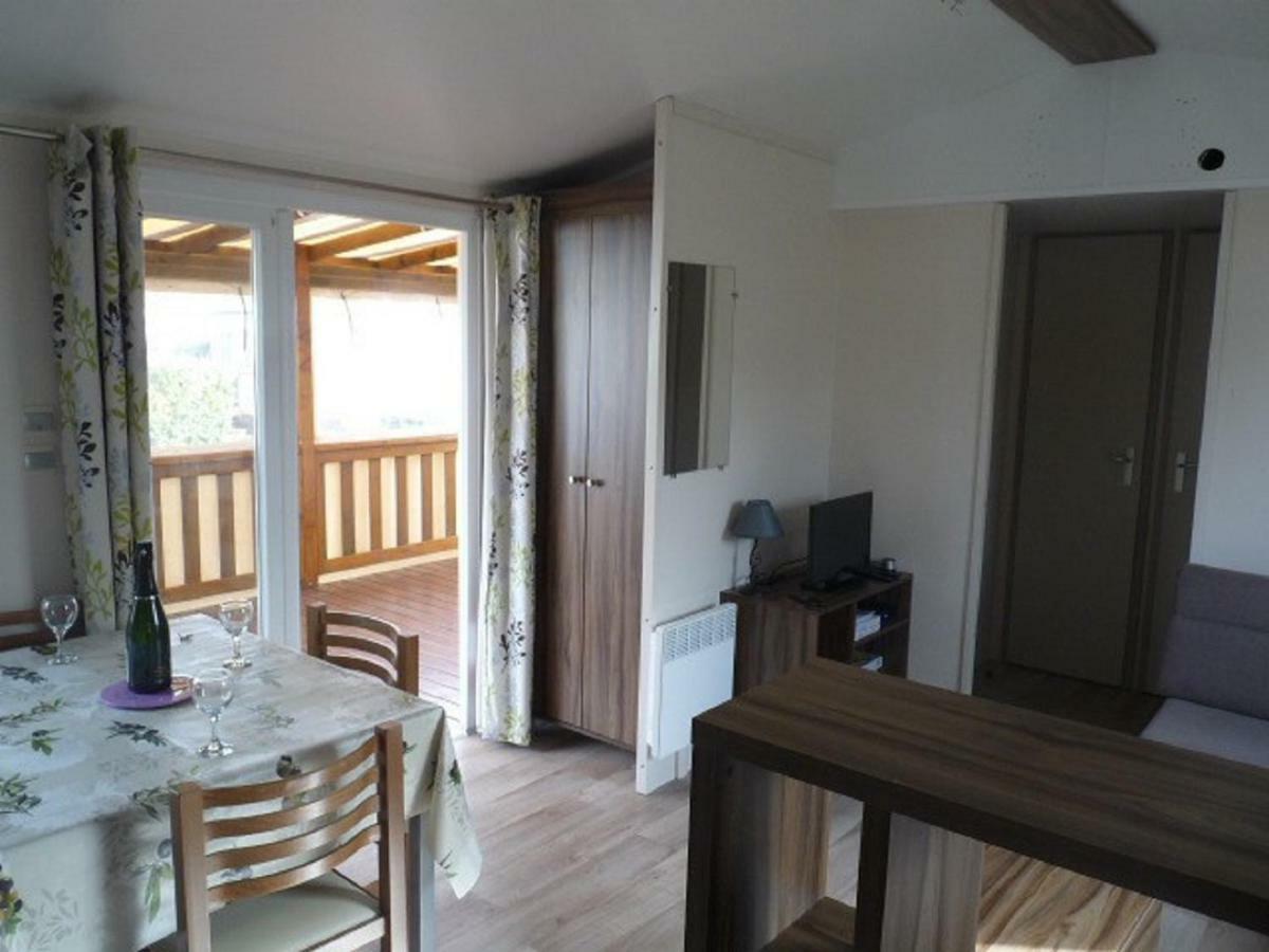 Mobile Home Ht De Gamme Climatise Dans Le Camping **** De La Reserve Gastes 外观 照片