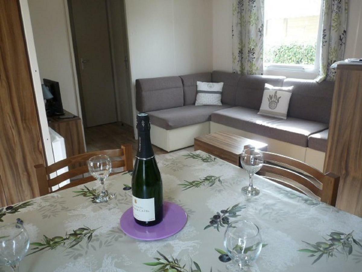 Mobile Home Ht De Gamme Climatise Dans Le Camping **** De La Reserve Gastes 外观 照片