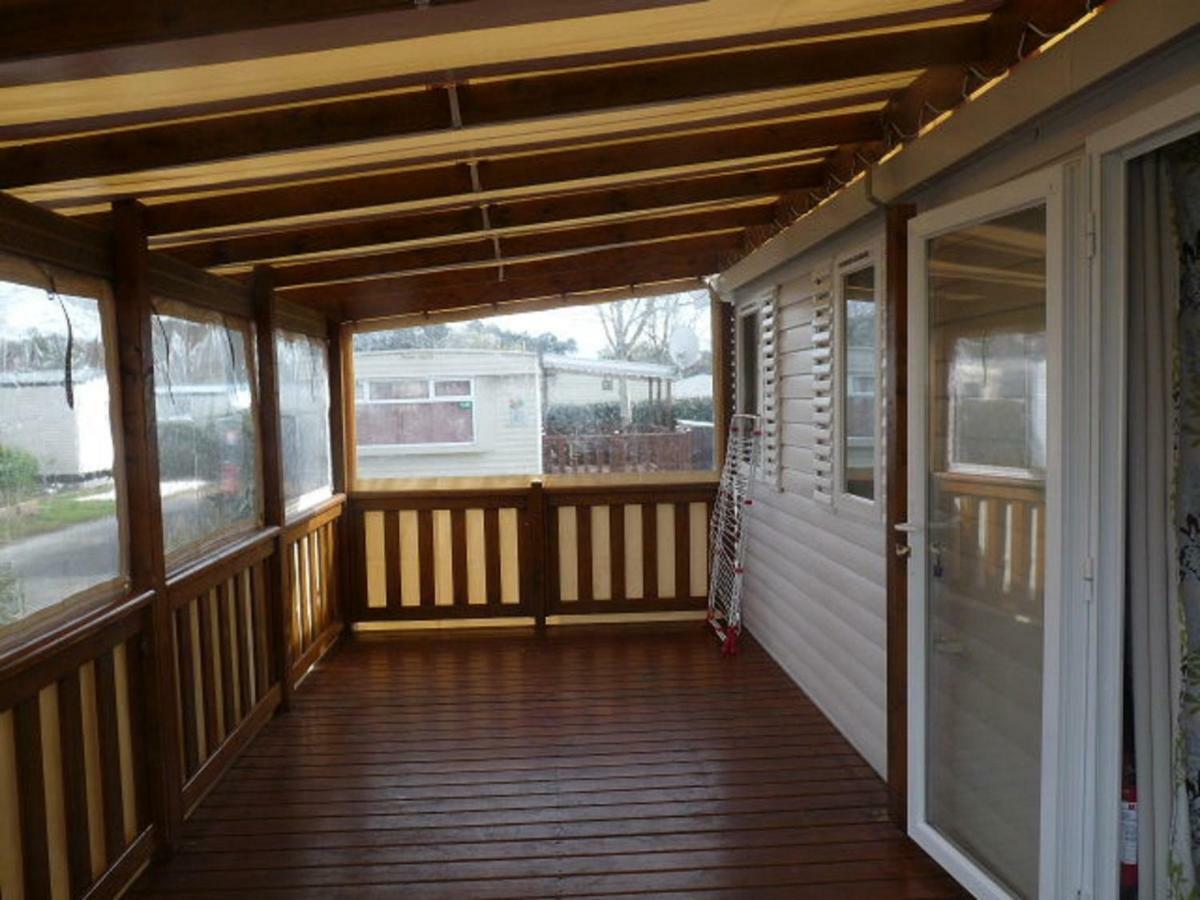 Mobile Home Ht De Gamme Climatise Dans Le Camping **** De La Reserve Gastes 外观 照片
